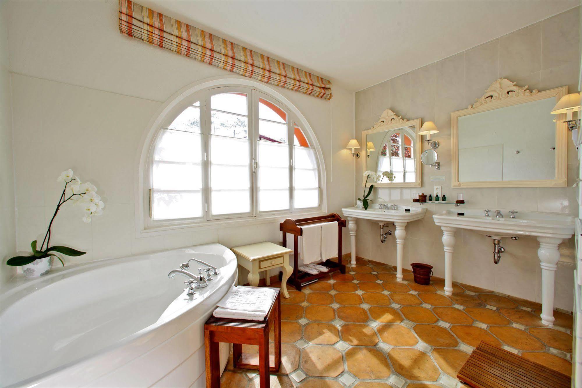 Hotel Les Hortensias Du Lac Soorts-Hossegor ภายนอก รูปภาพ